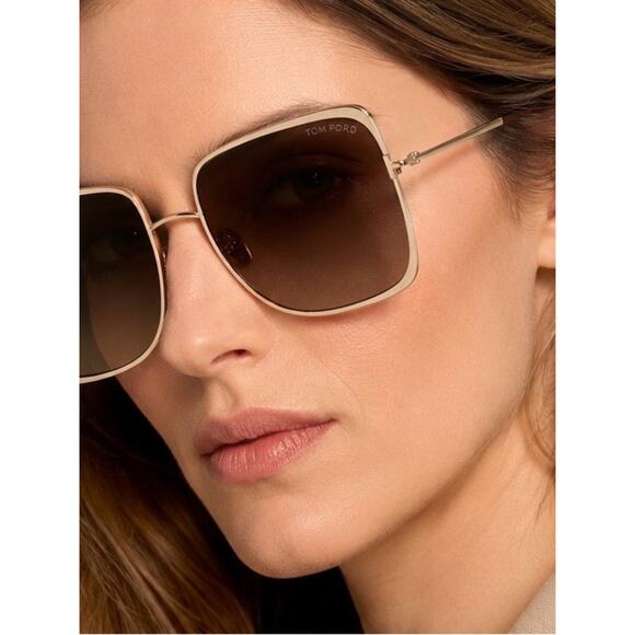 New Tom Ford Tara FT1319 28B Rose Gold Frame Sunglasses Grey Gradient Lenses main image 5
